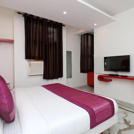 ניו דלהי Hotel Leo Continental מראה חיצוני תמונה