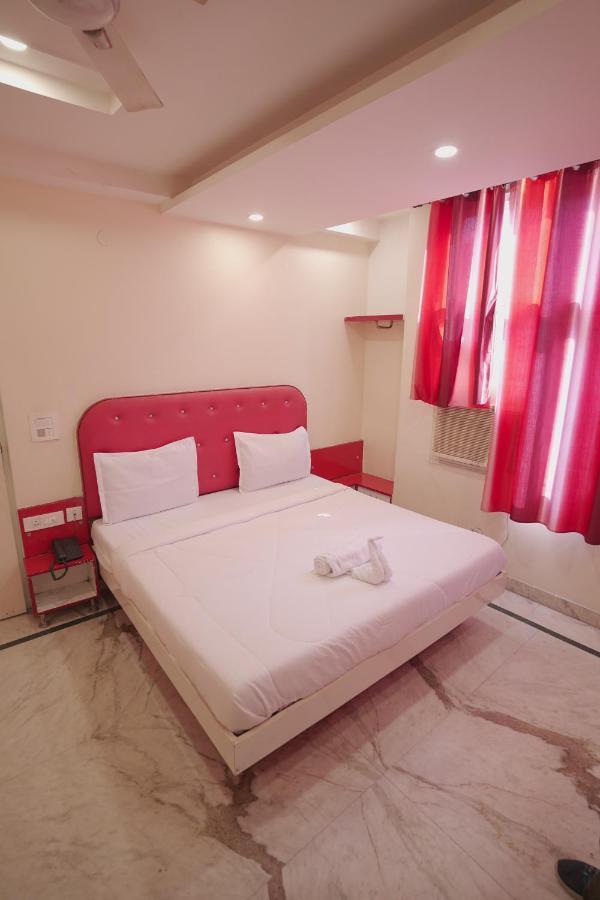 ניו דלהי Hotel Leo Continental מראה חיצוני תמונה