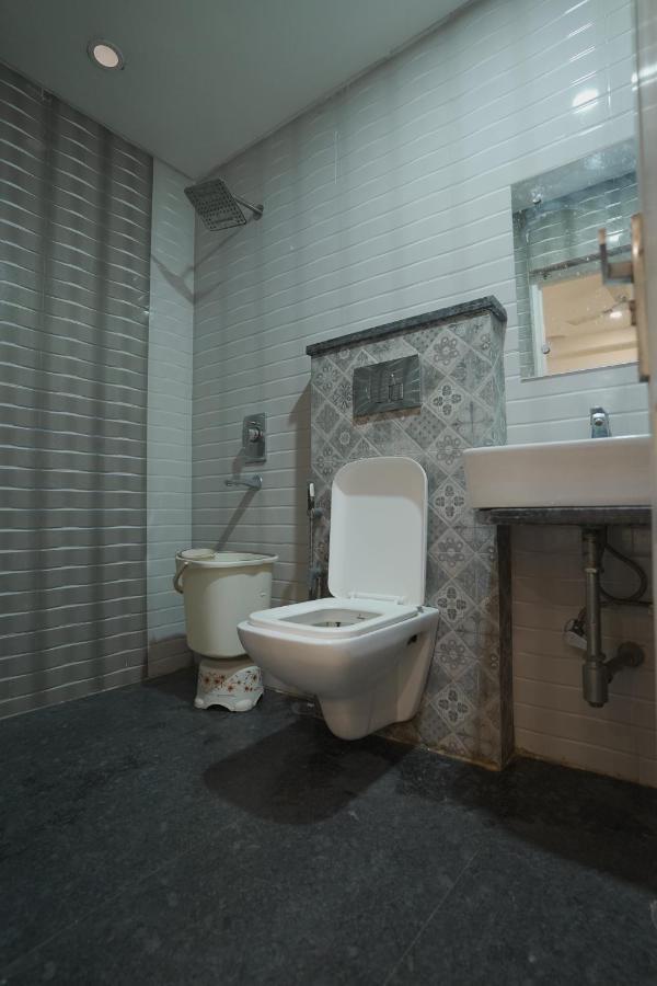 ניו דלהי Hotel Leo Continental מראה חיצוני תמונה