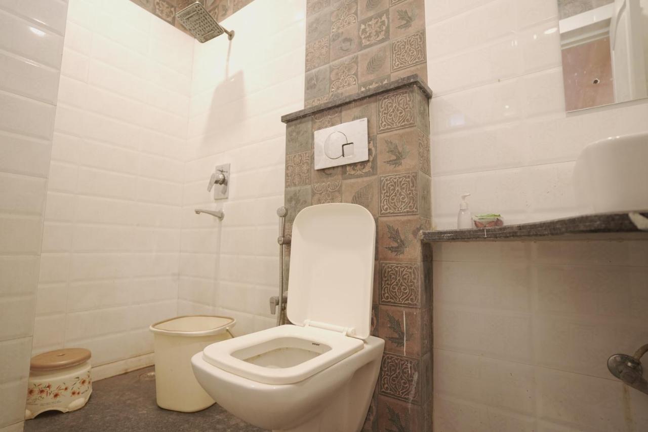 ניו דלהי Hotel Leo Continental מראה חיצוני תמונה