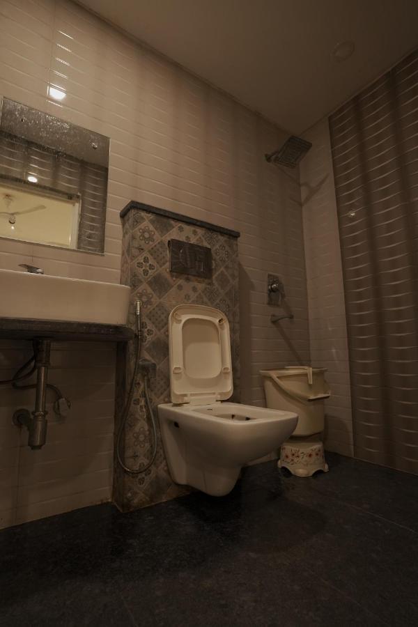 ניו דלהי Hotel Leo Continental מראה חיצוני תמונה