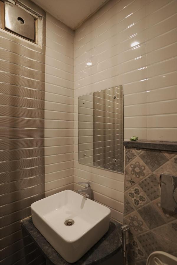 ניו דלהי Hotel Leo Continental מראה חיצוני תמונה