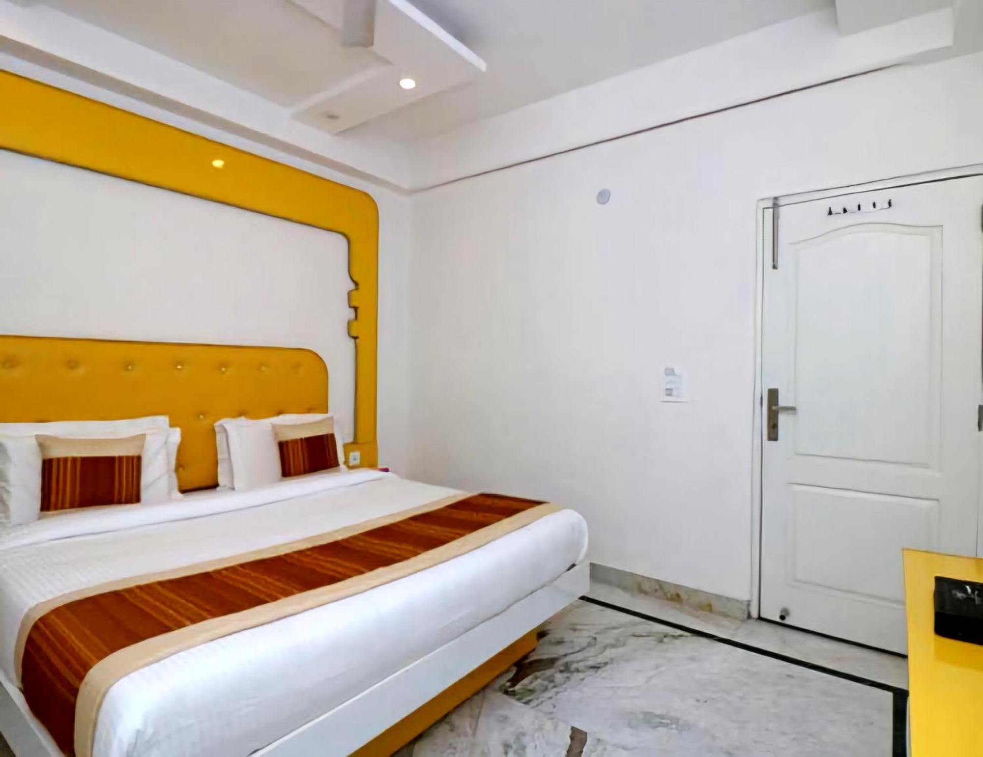 ניו דלהי Hotel Leo Continental מראה חיצוני תמונה
