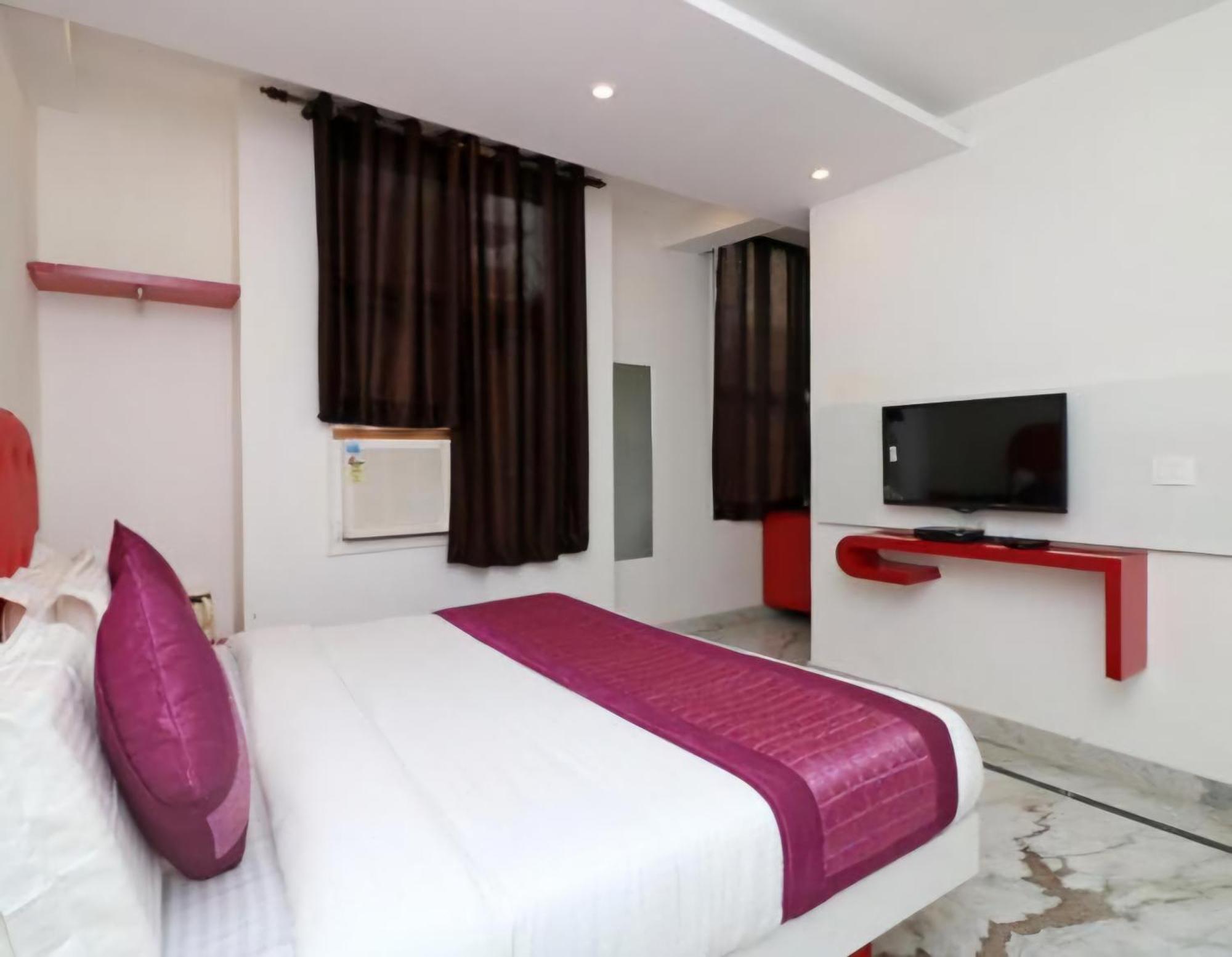 ניו דלהי Hotel Leo Continental מראה חיצוני תמונה