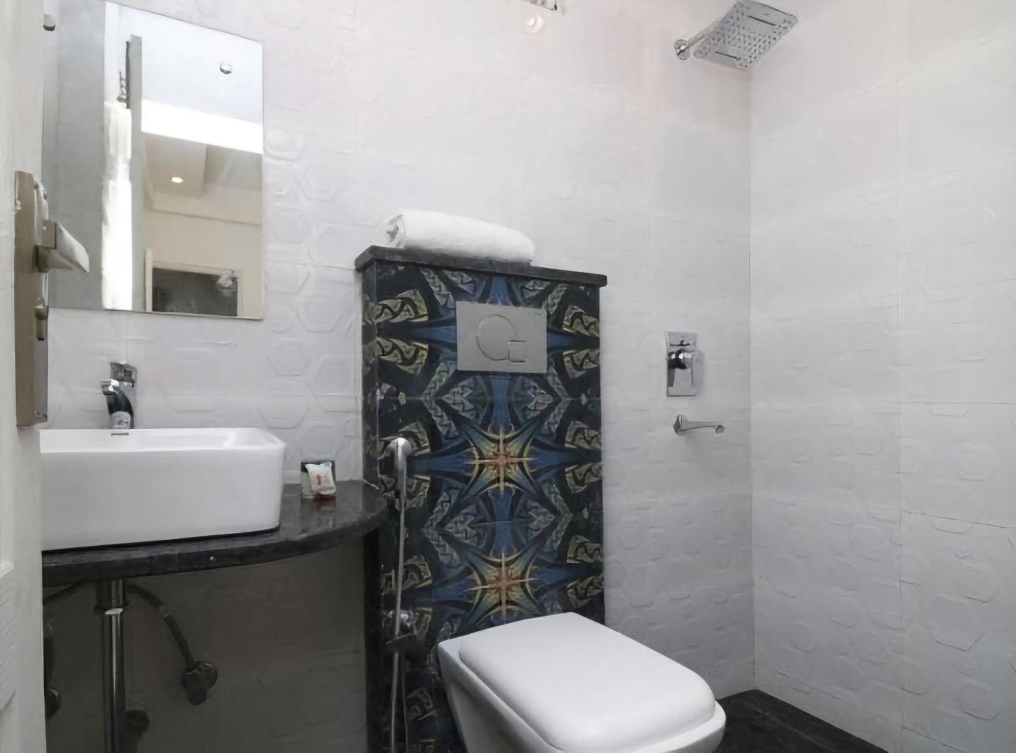 ניו דלהי Hotel Leo Continental מראה חיצוני תמונה