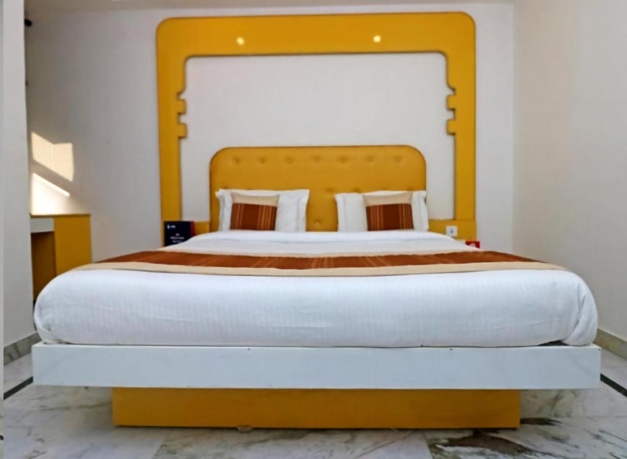 ניו דלהי Hotel Leo Continental מראה חיצוני תמונה